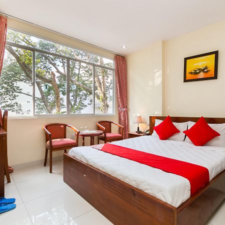 Oyo 422 Nguyen Thanh Hotel Хошимин Екстериор снимка