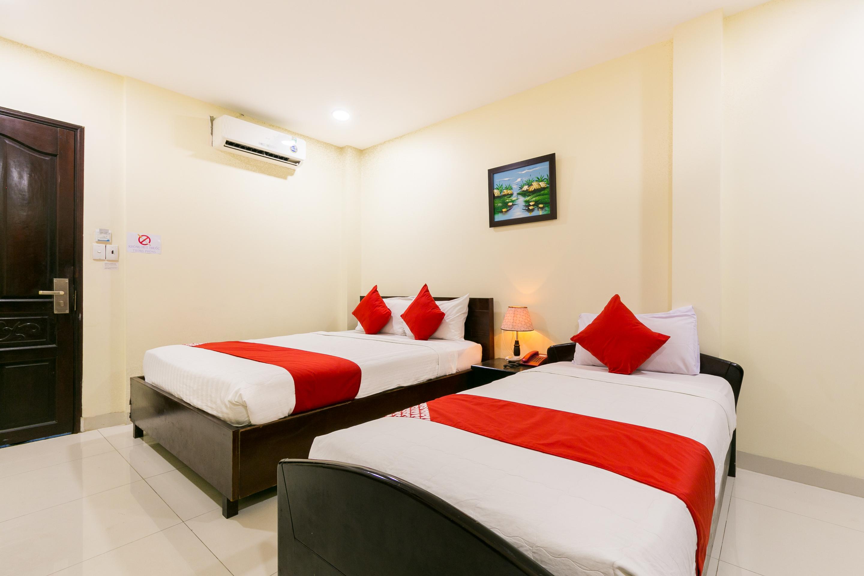 Oyo 422 Nguyen Thanh Hotel Хошимин Екстериор снимка