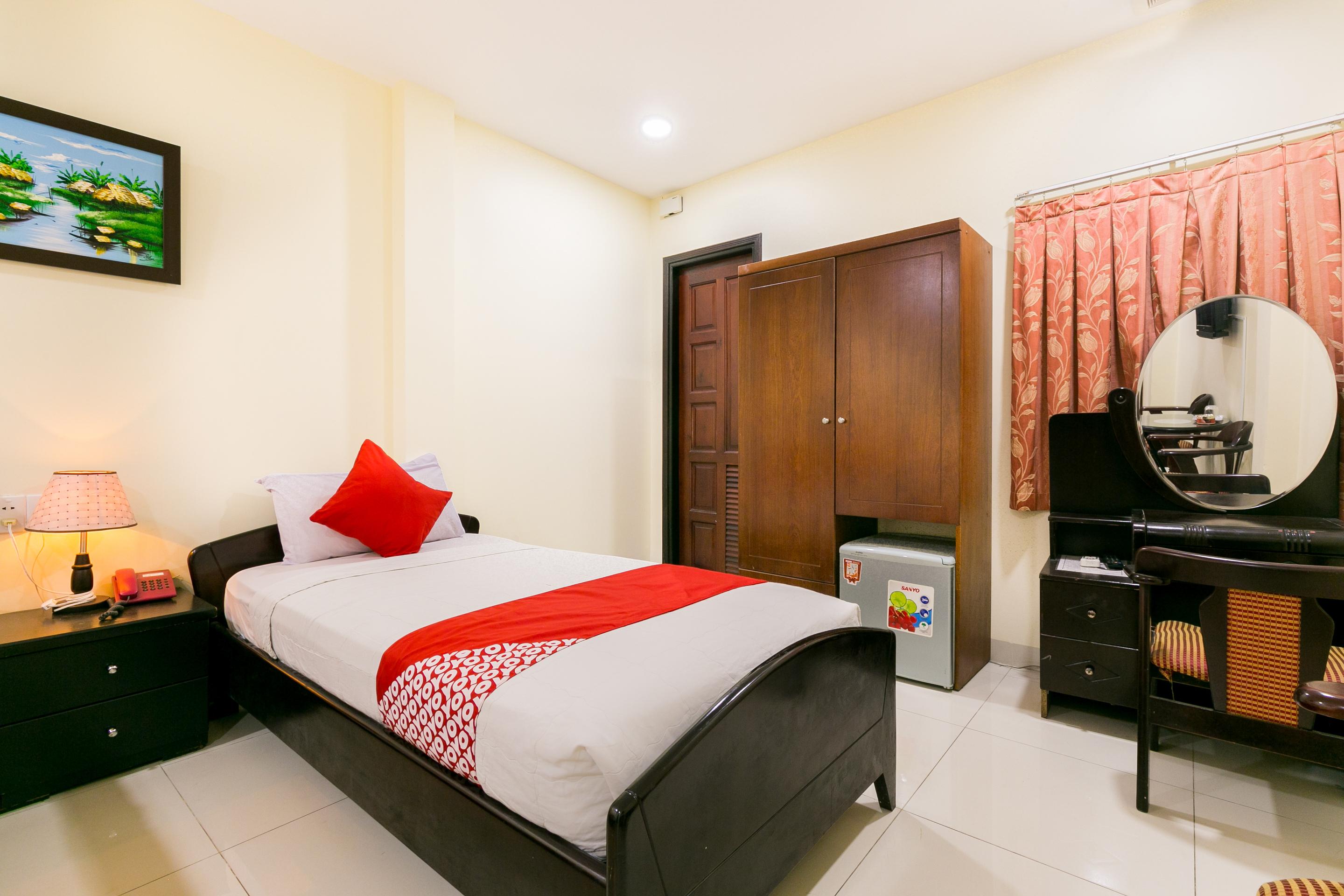 Oyo 422 Nguyen Thanh Hotel Хошимин Екстериор снимка
